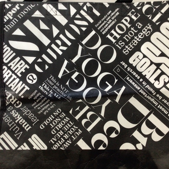 LULULEMON LARGE MANIFESTO REUSABLE TOTE BAG - Picture 11 of 16